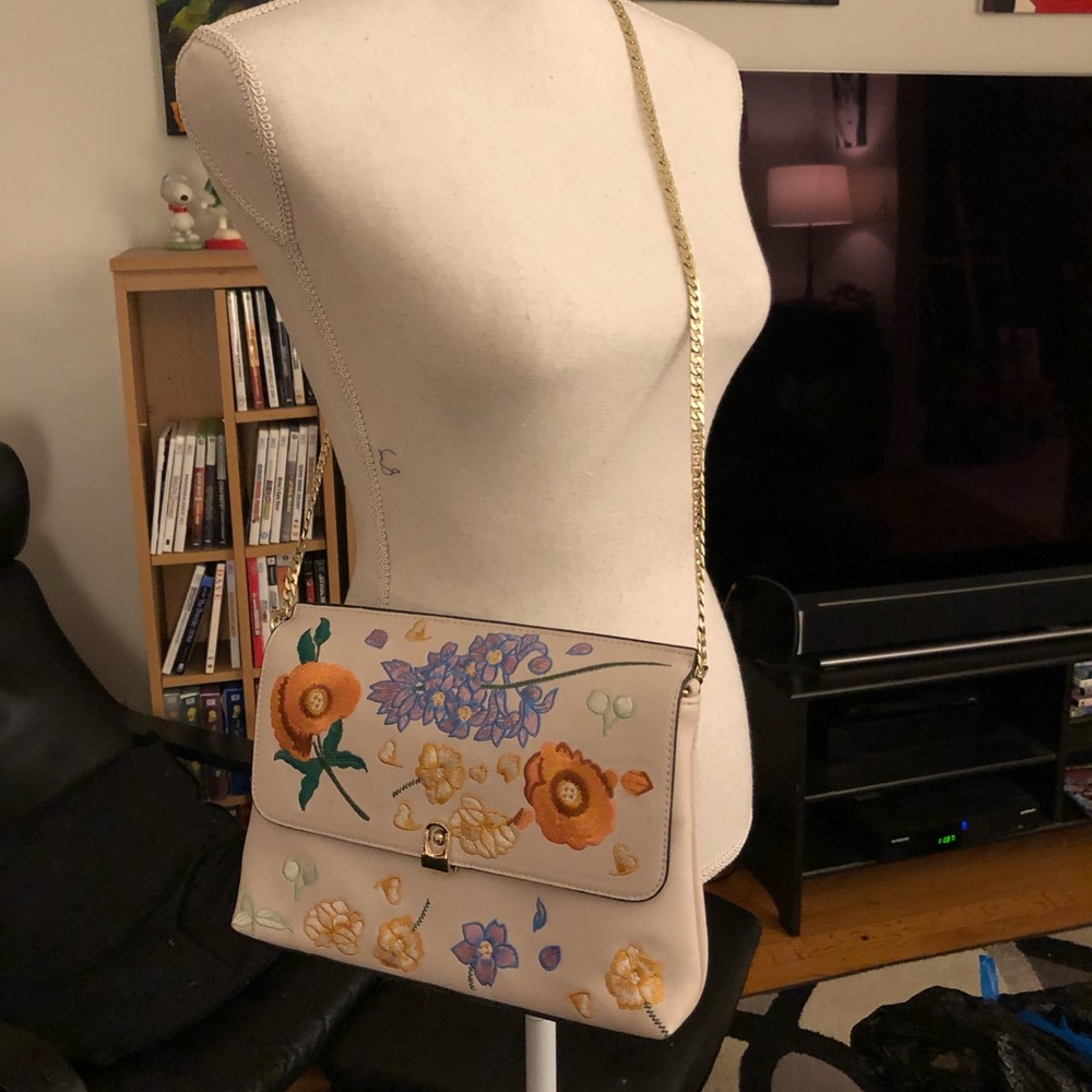 Embroidered bag